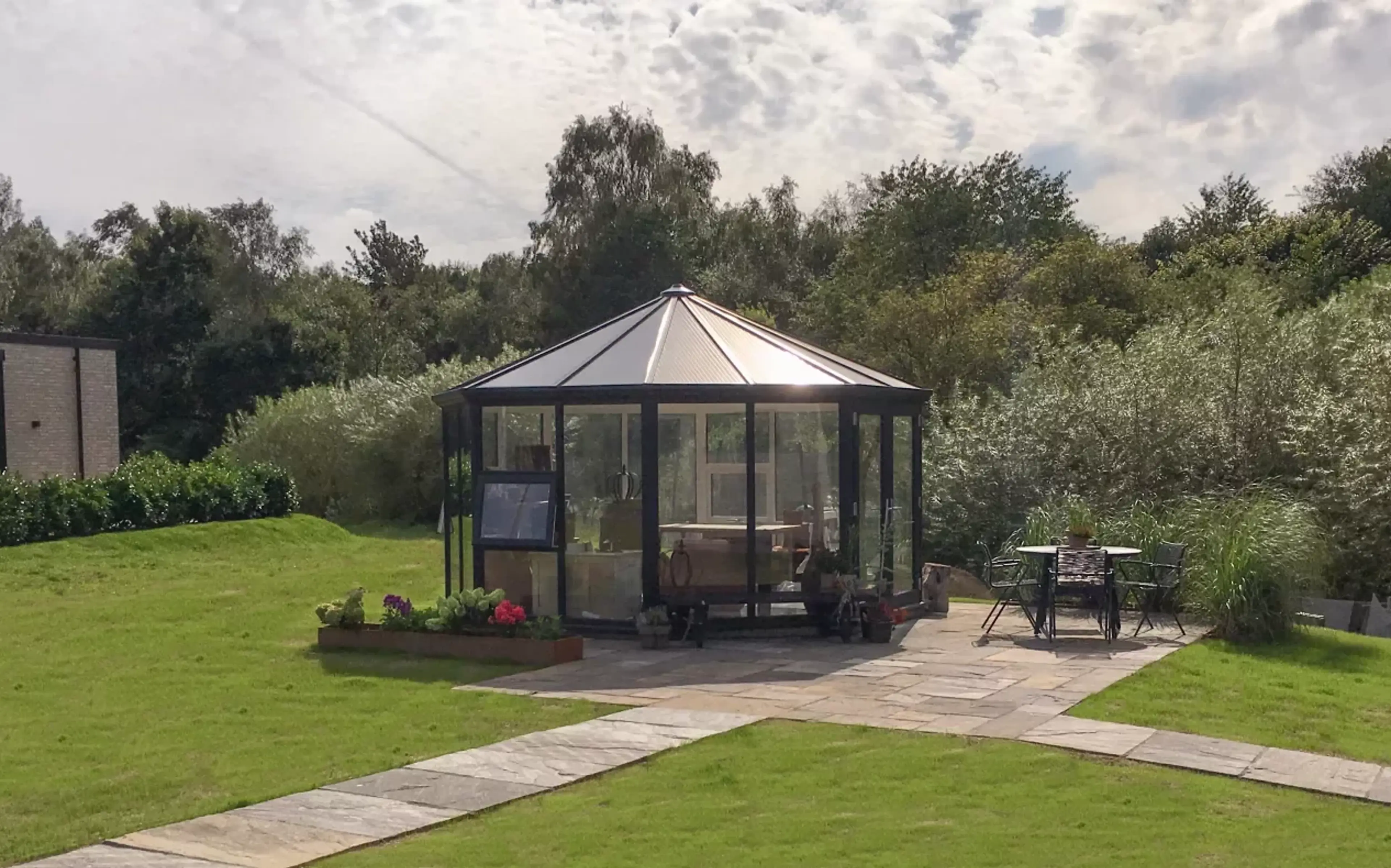 pavillon set forfra