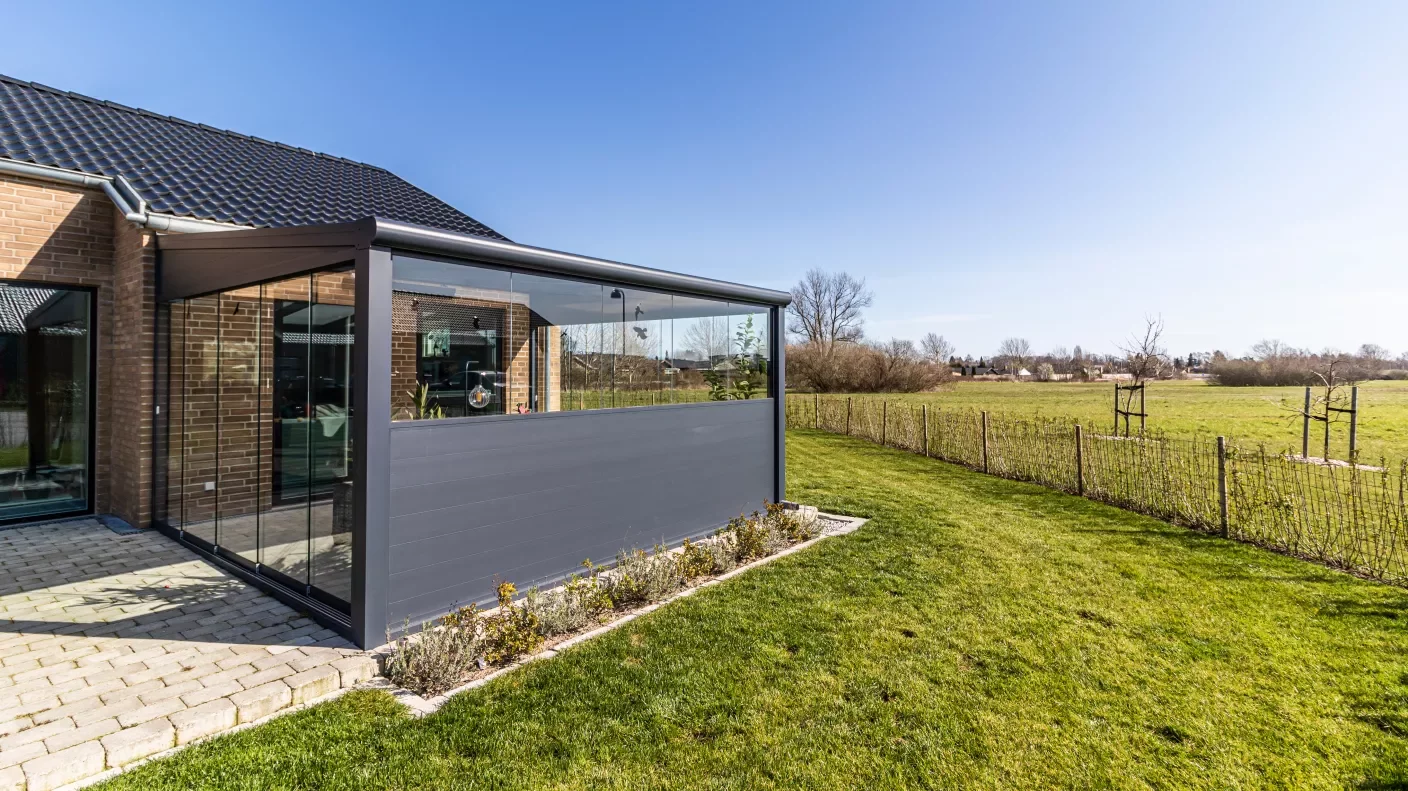 overdækket terrasse set udefra