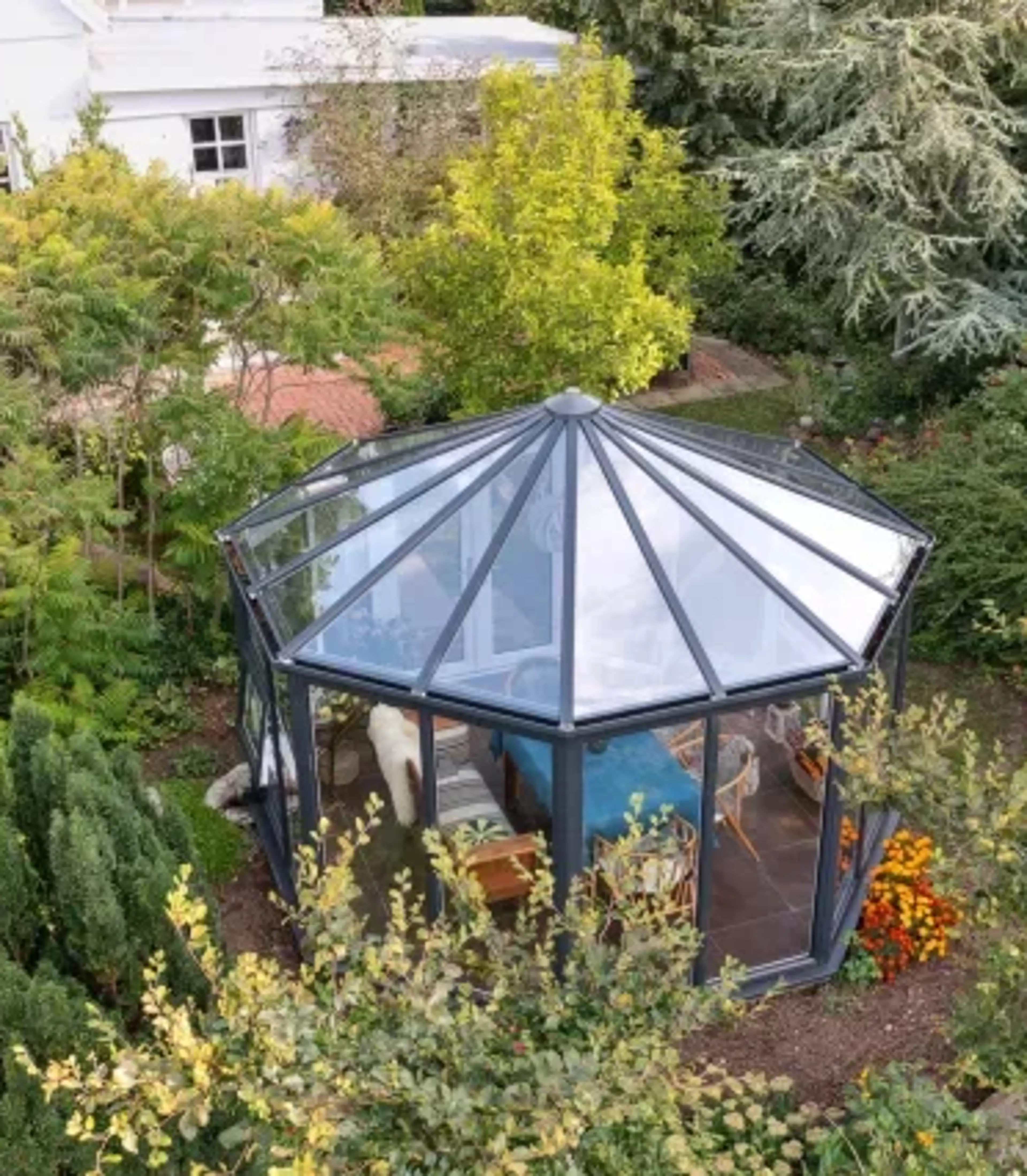 pavillon set oppe fra