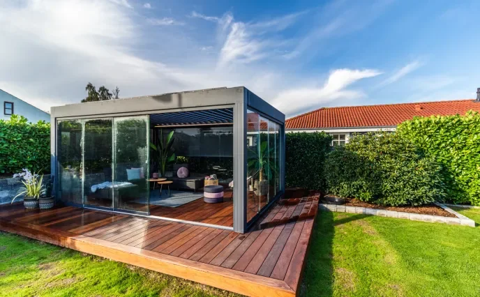 hvid pergola udefra