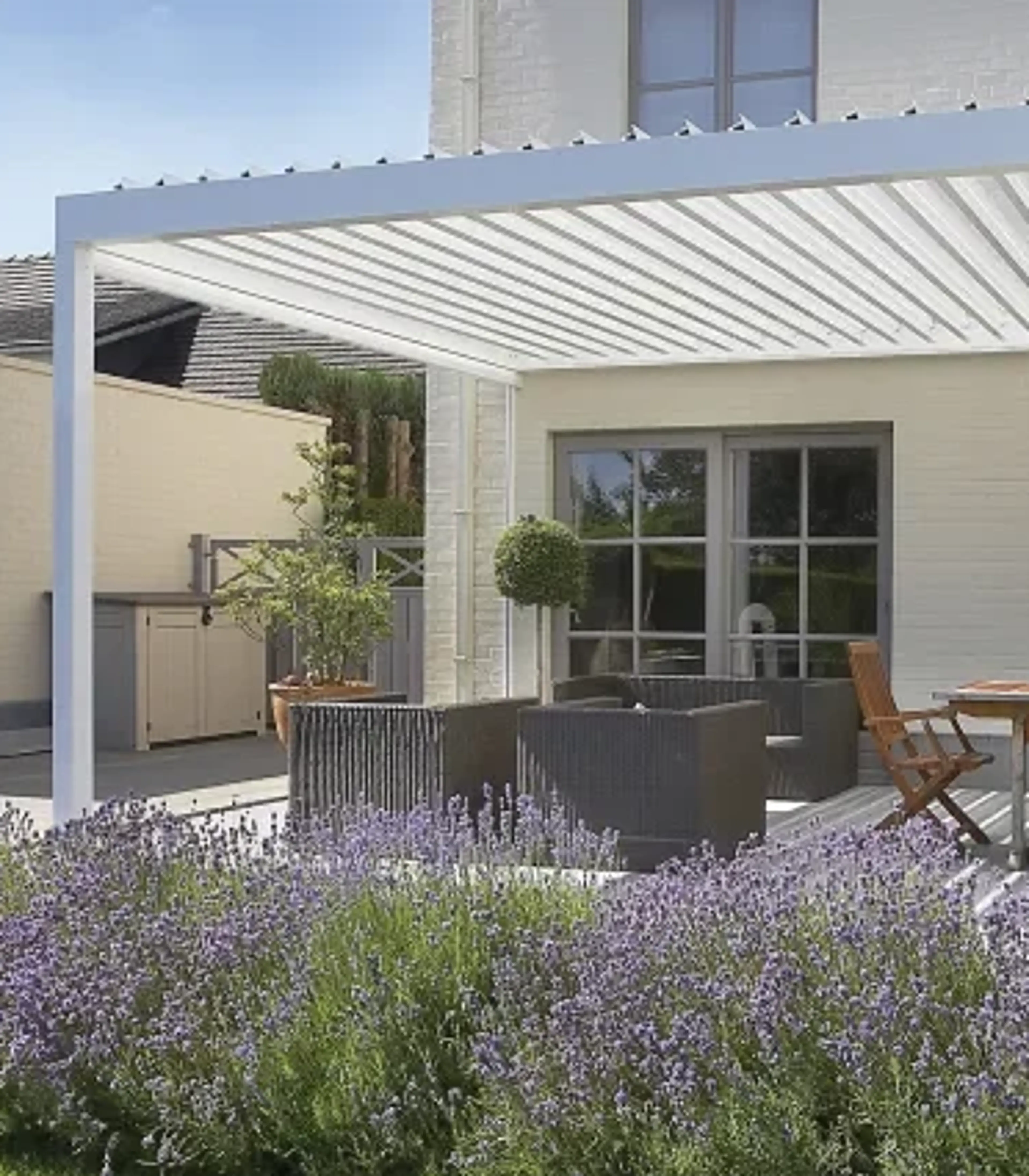 hvid pergola udefra