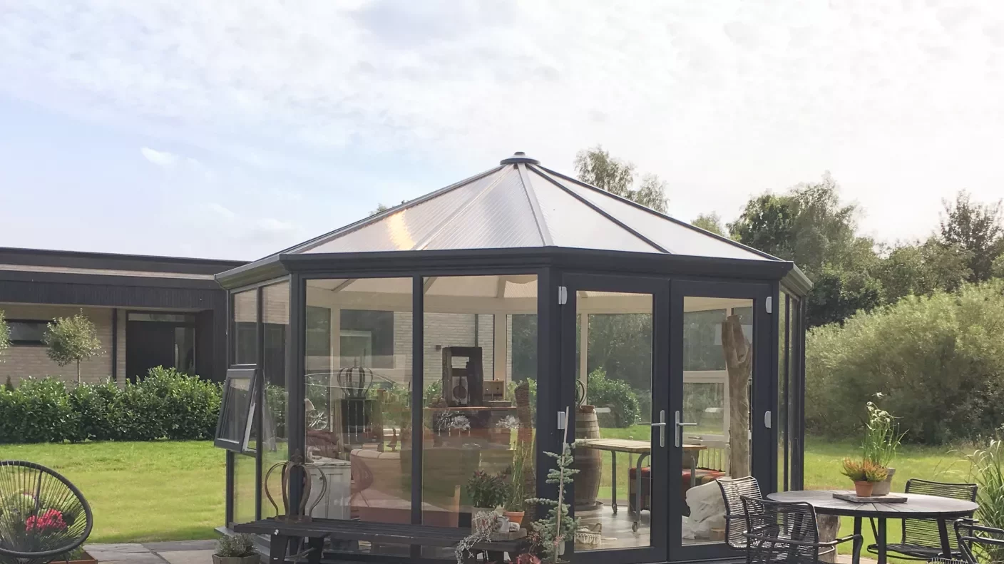 pavillon set udefra